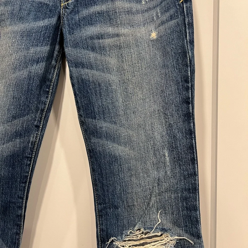 Low rise, Abercrombie brand distressed jean - Picture 6 of 9